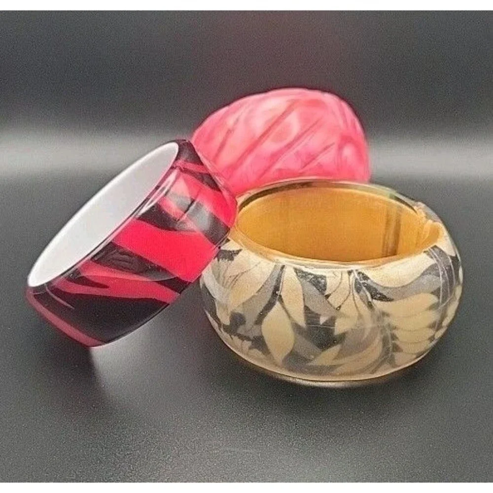 Vintage Chunky Bangle Bracelet Lot 3 Pink Tiger Lucite Carved Resin Wood Leaf